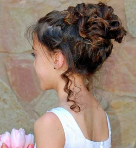 fryzura-weselna-dla-dziewczynki